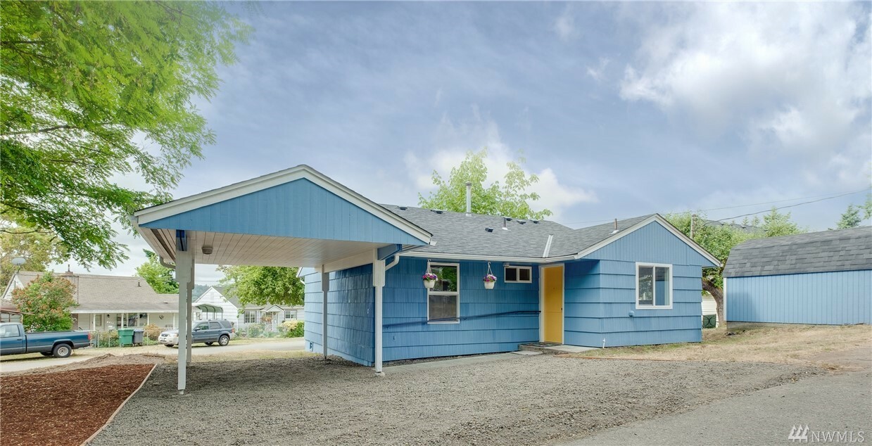 Property Photo:  3706 Laurel Place  WA 98312 