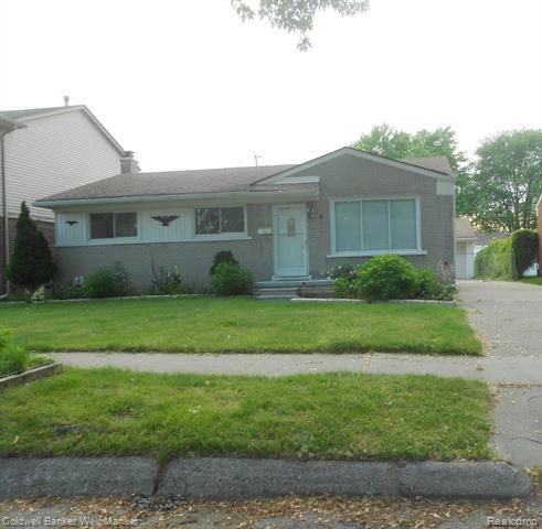 Property Photo: 32407 Greenlawn Street MI 48082