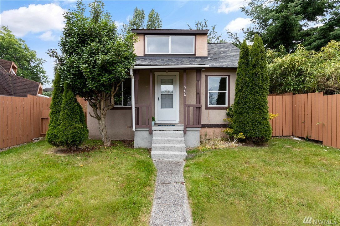 Property Photo:  3728 E K St  WA 98404 