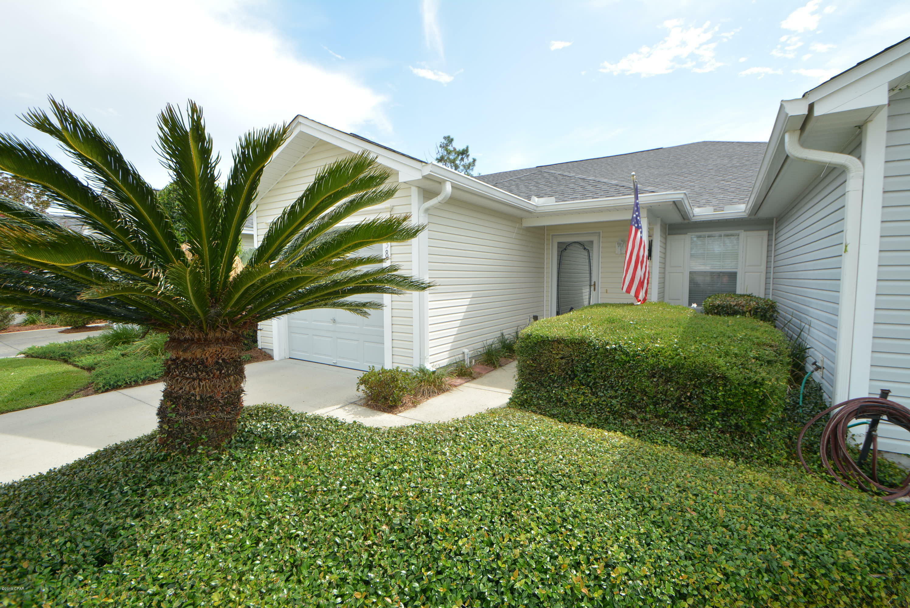 Property Photo: 3038 Meadow Street FL 32444