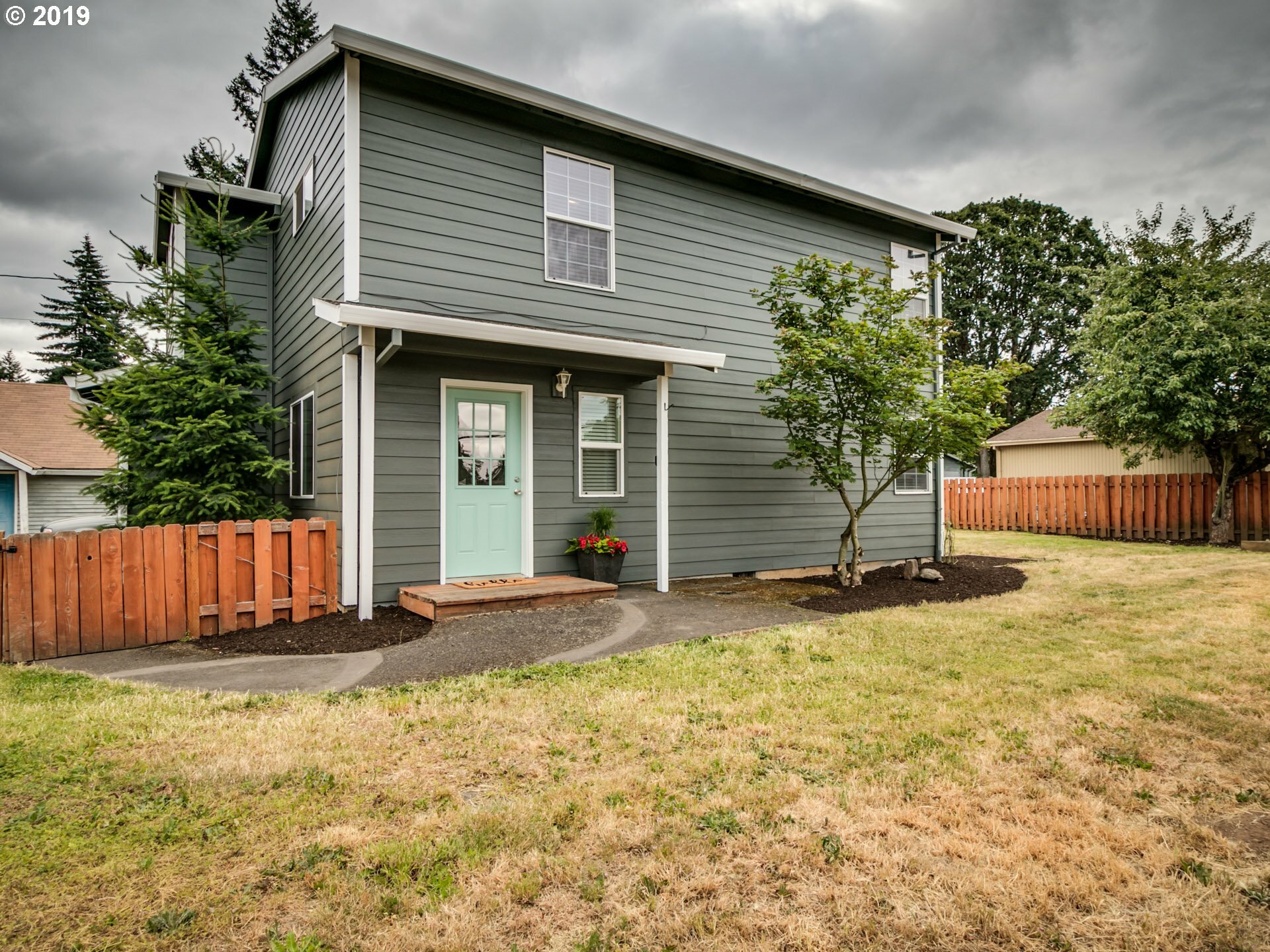 Property Photo: 6800 SE Lamphier St OR 97222