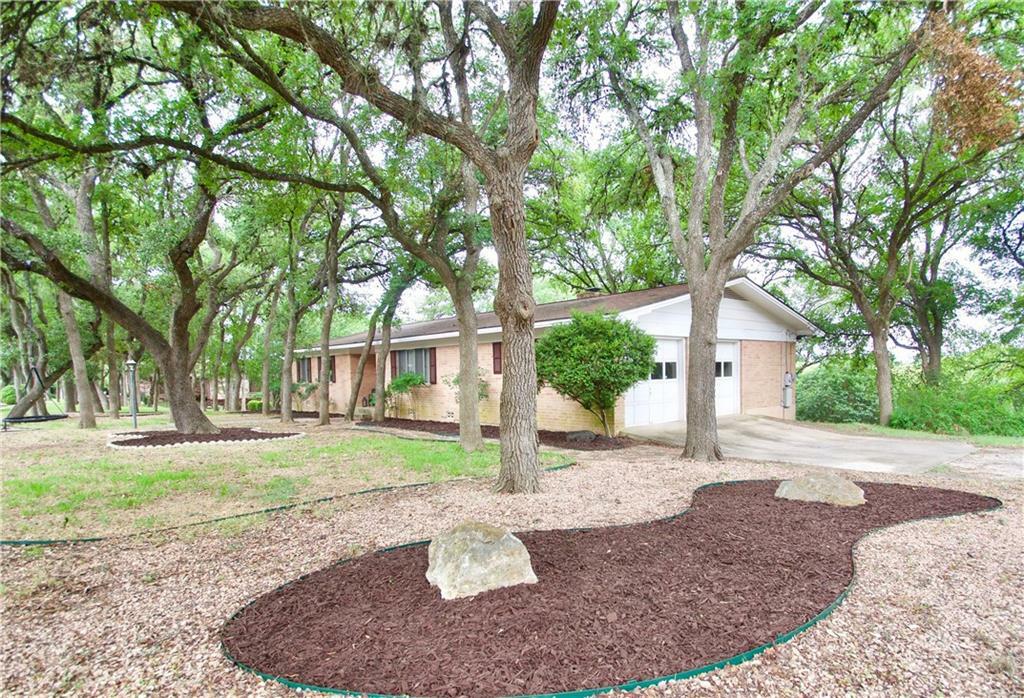 Property Photo:  800 Dale Street  TX 78666 