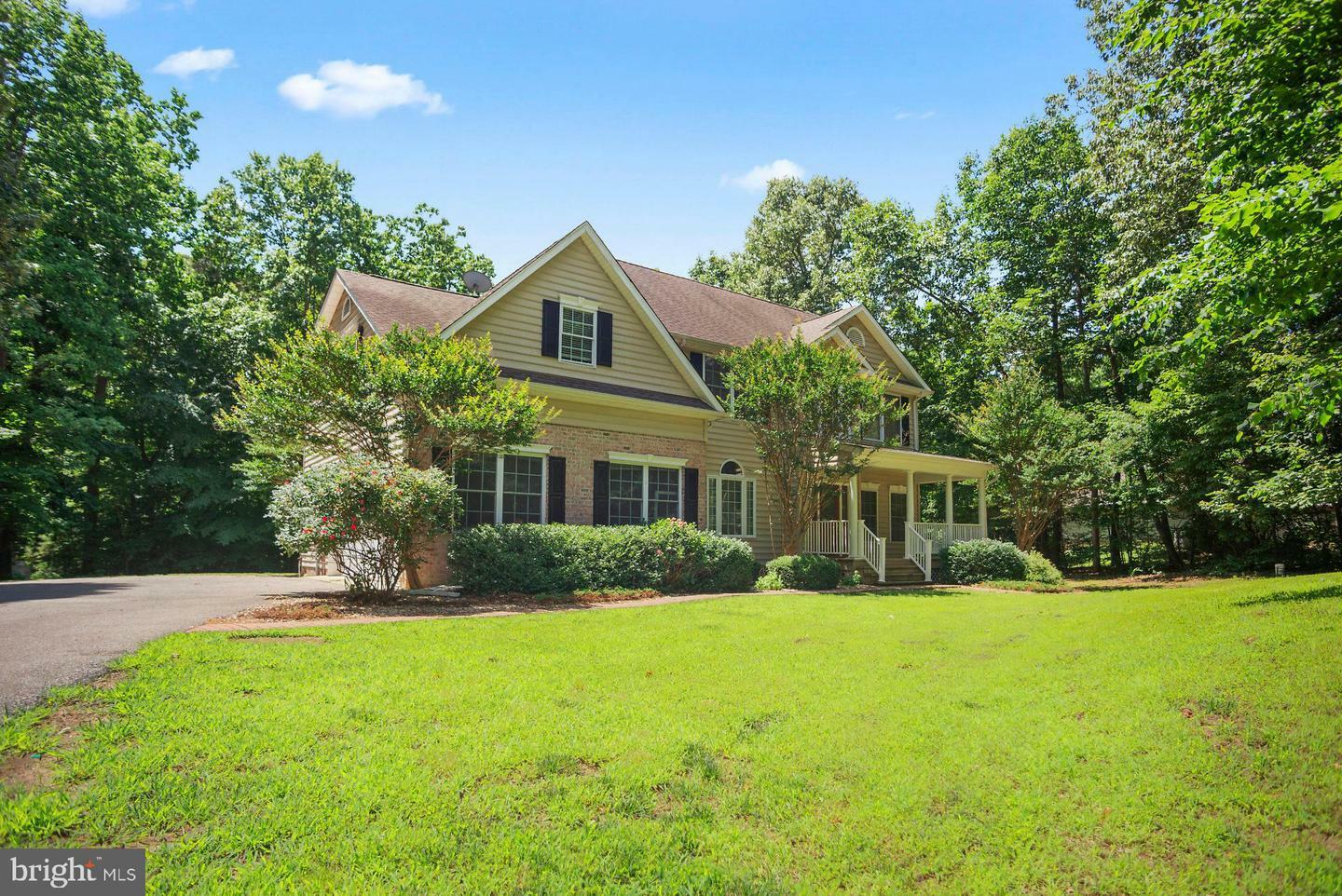 Property Photo:  820 Chippingwood Drive  MD 20676 
