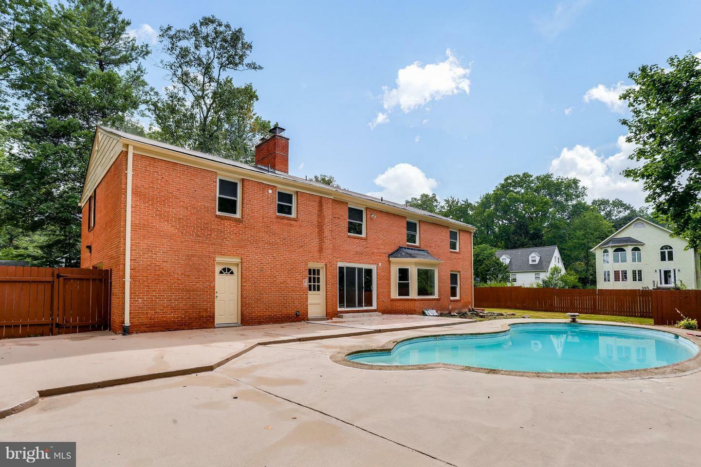 Property Photo: 107 Pine Avenue MD 20880
