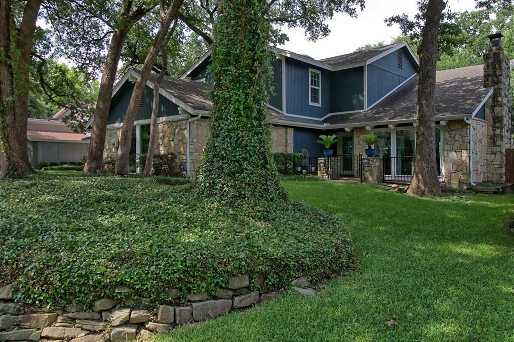 Property Photo:  2310 Crown Colony Drive  TX 76011 