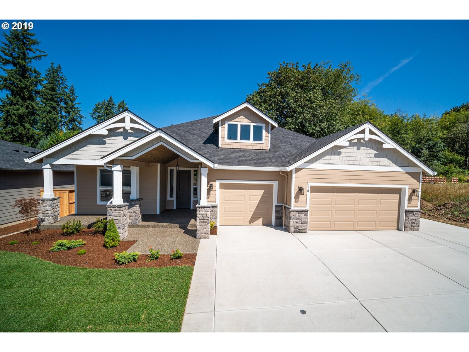 Property Photo:  210 NE 28th St  WA 98604 