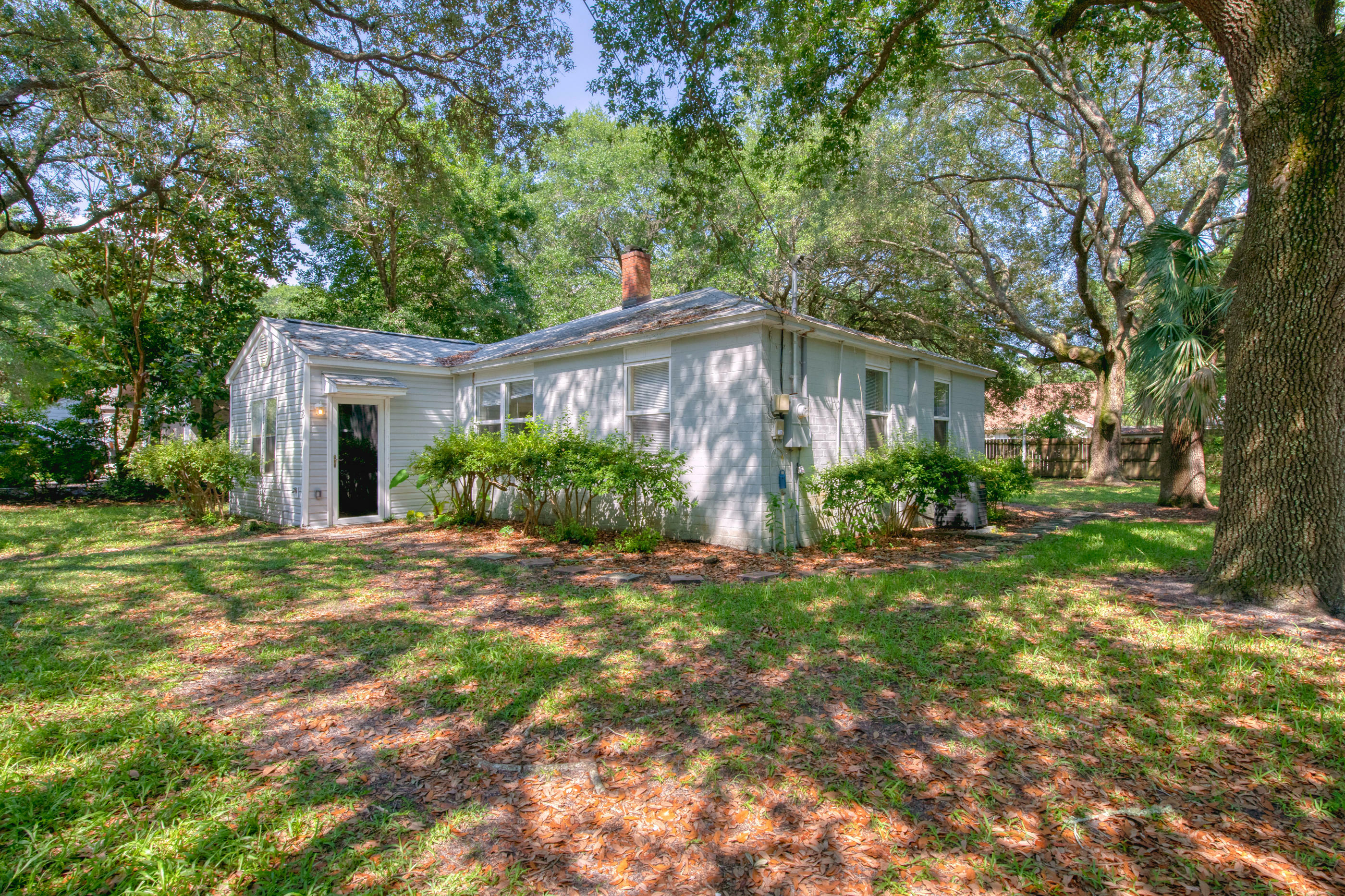 Property Photo:  8 Cherokee Road  FL 32579 