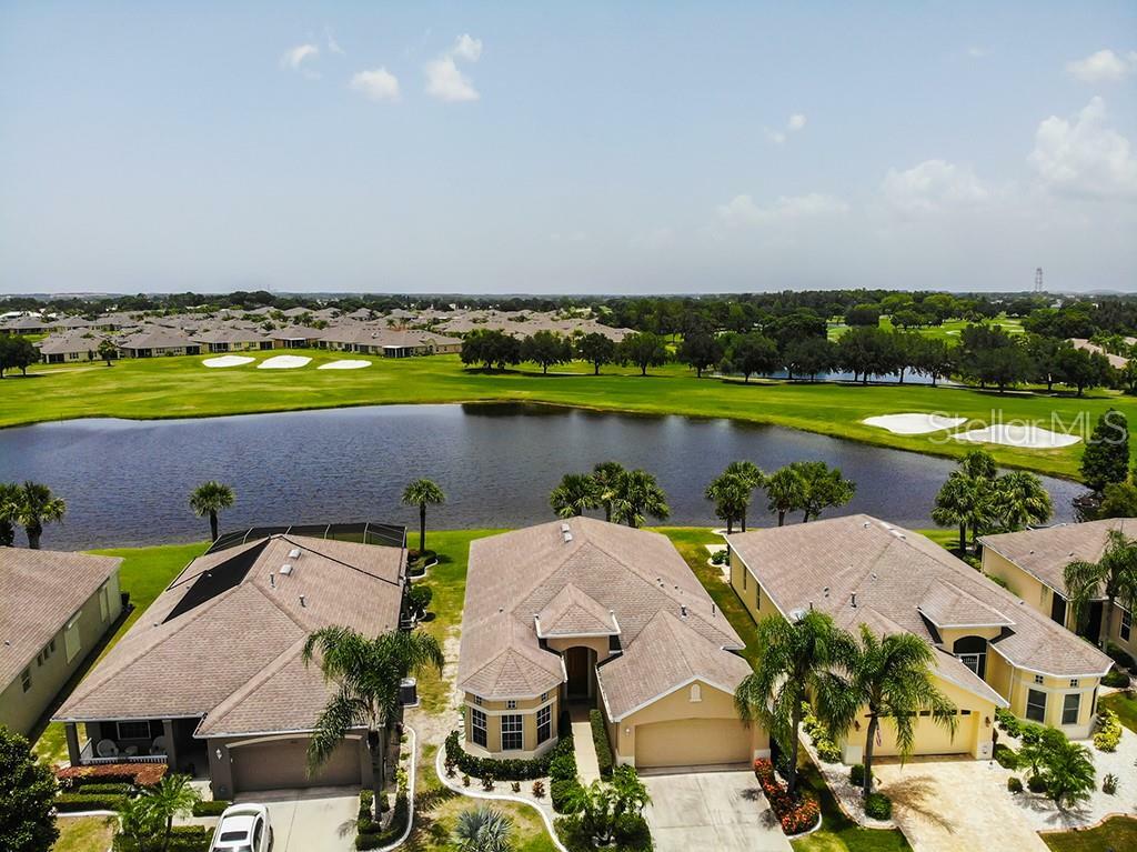 Property Photo:  1027 Emerald Dunes Drive  FL 33573 