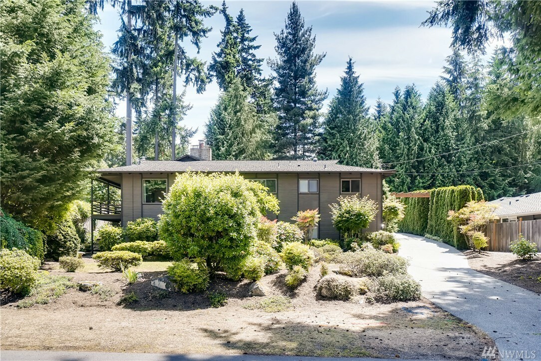 Property Photo:  12845 NE 73rd St  WA 98033 