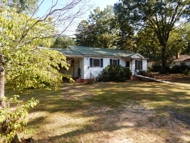 Property Photo:  407 Orchard Street  GA 30673 