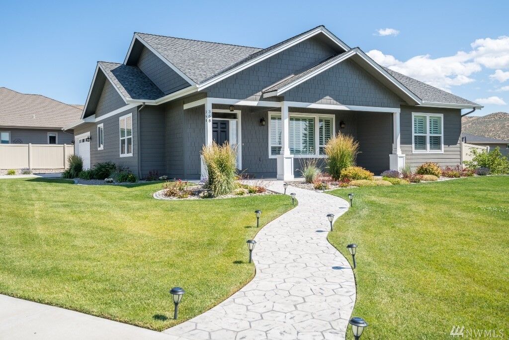Property Photo:  368 Lombard Lane  WA 98801