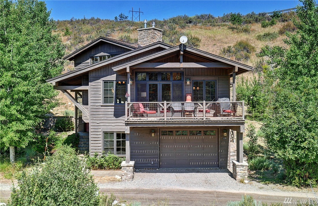 Property Photo:  128 North Village Rd  WA 98862 