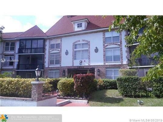 Property Photo: 3650 Inverrary Dr 2Y FL 33319