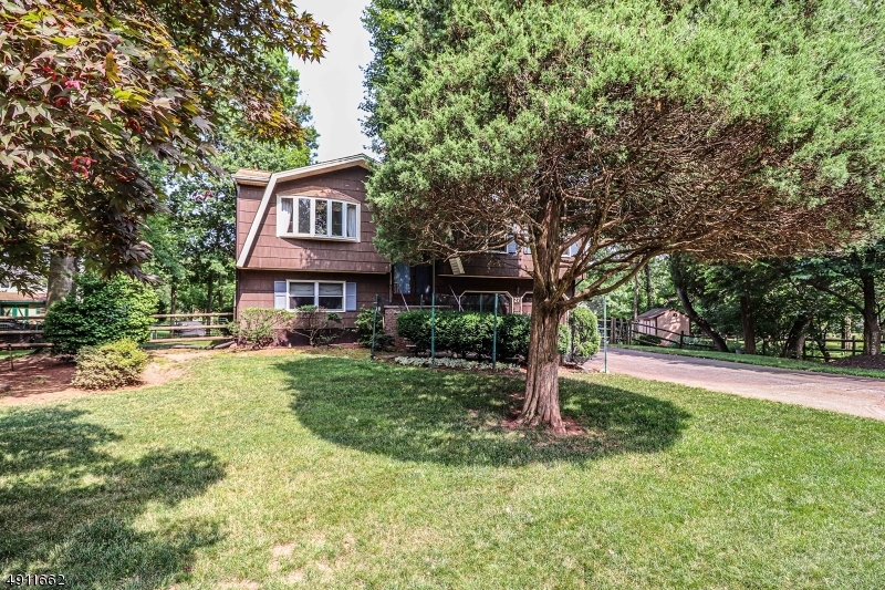 27 Winterberry Cir  Piscataway Twp. NJ 08854 photo
