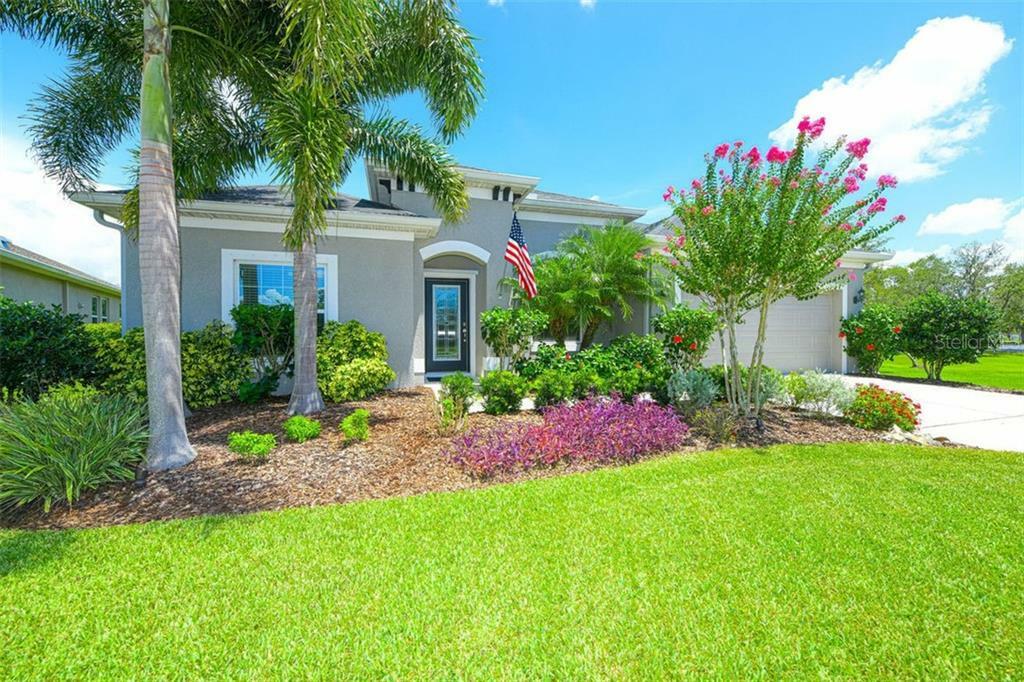 Property Photo:  1027 Buttercup Glen  FL 34212 