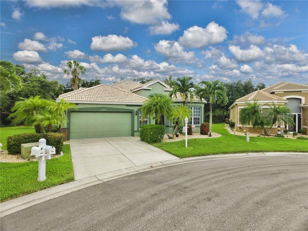 Property Photo:  10502 Serernoa Court  FL 33955 