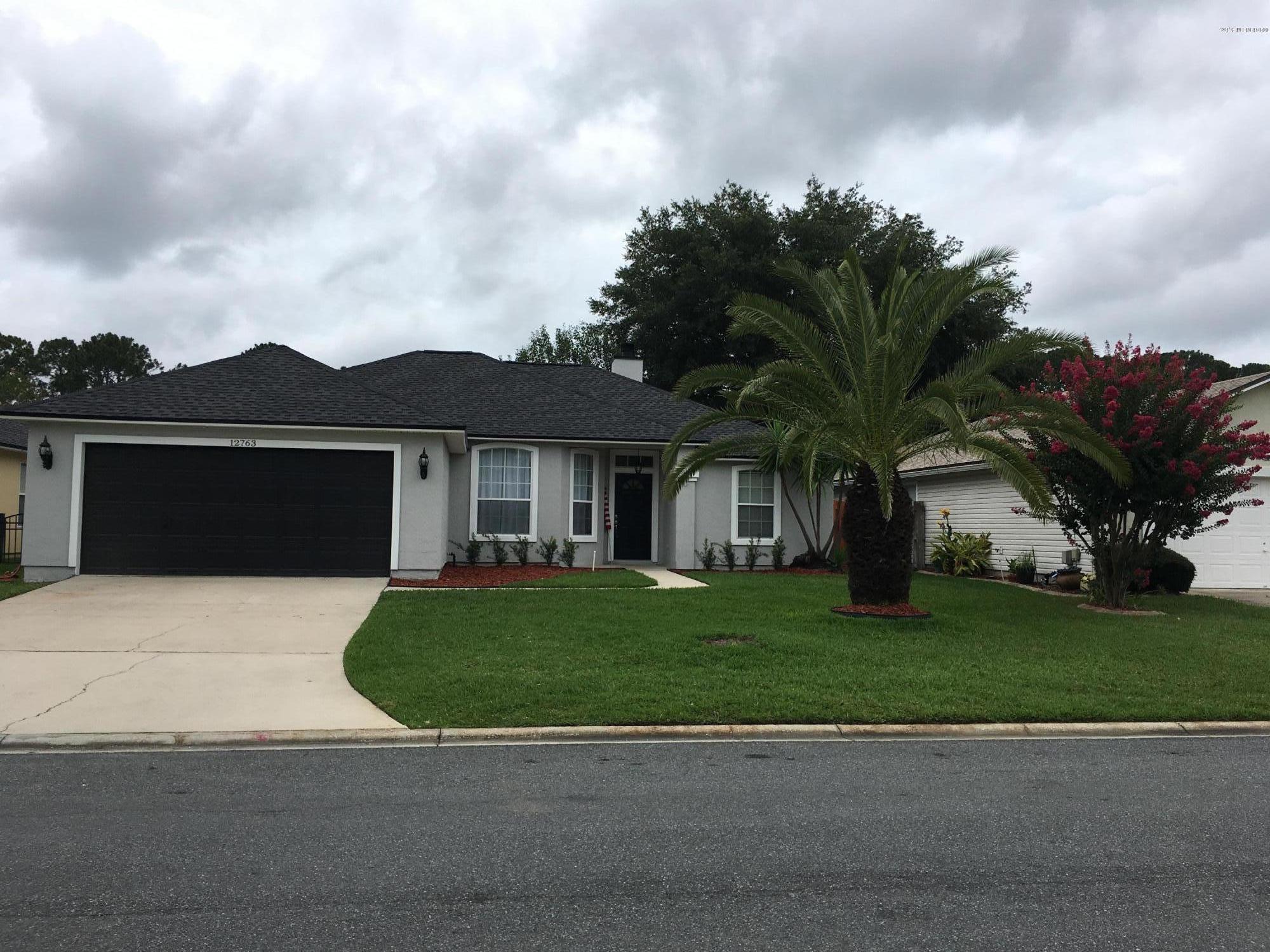 Property Photo: 12763 Ellis Island Drive FL 32224