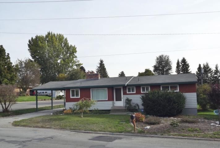 Property Photo:  1118 E Hawthorne Ave  WA 99114 