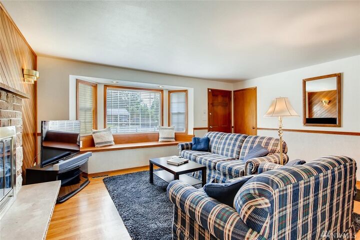 Property Photo:  142 SW 304th St  WA 98023 