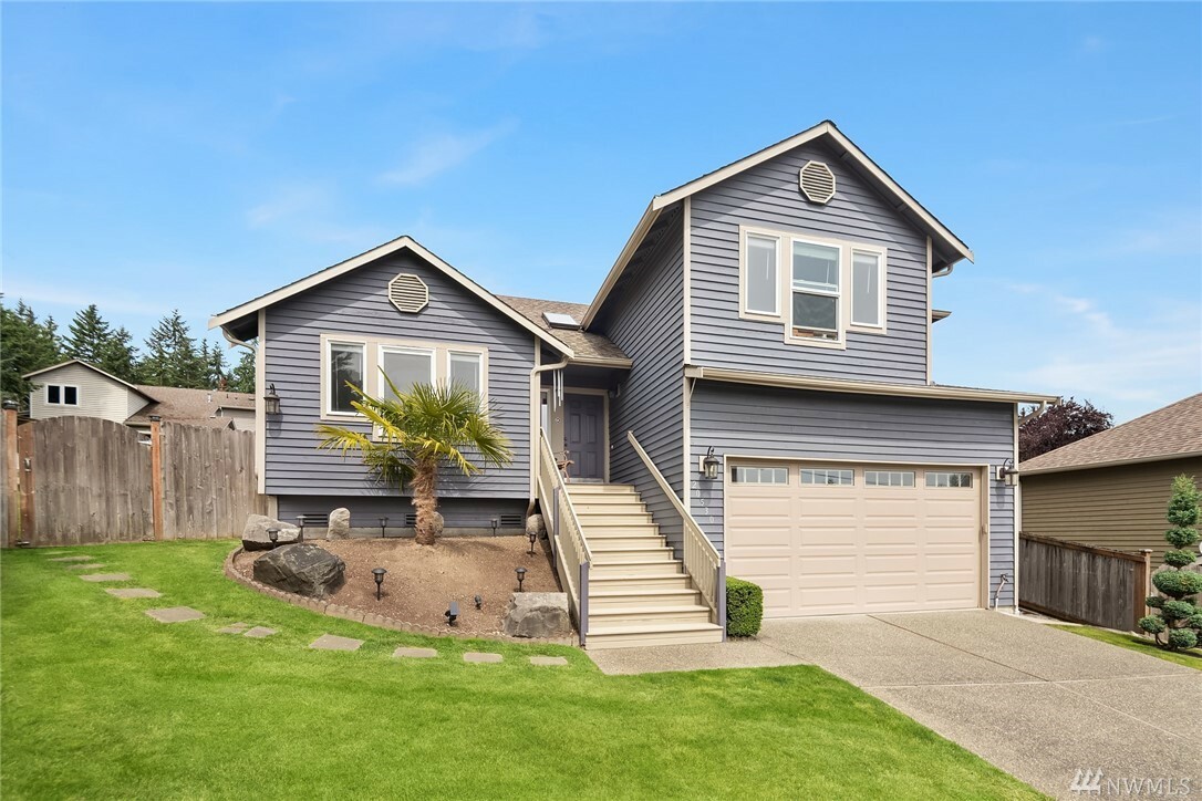 Property Photo:  20530 Richmond Rd  WA 98012 