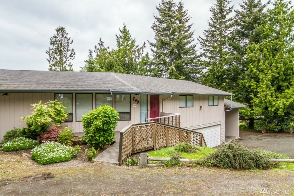 Property Photo:  749 Tillamuk Dr  WA 98257 