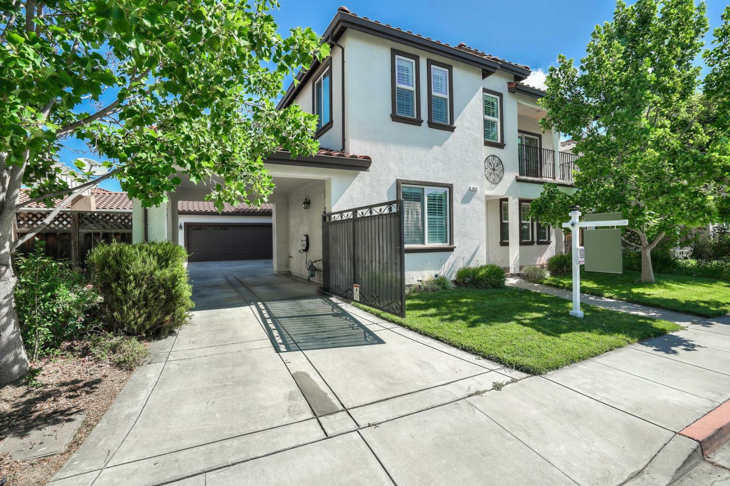 Property Photo:  855 Cabrillo Court  CA 95020 