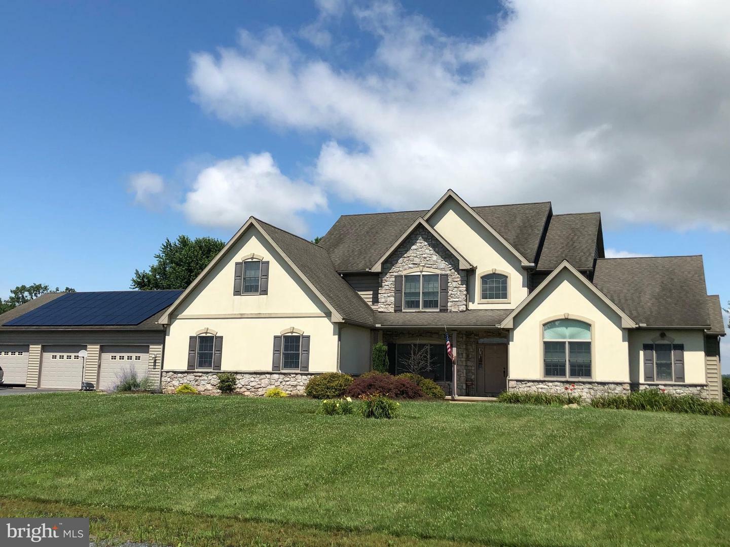 Property Photo:  1055 White Oak Road  PA 17517 