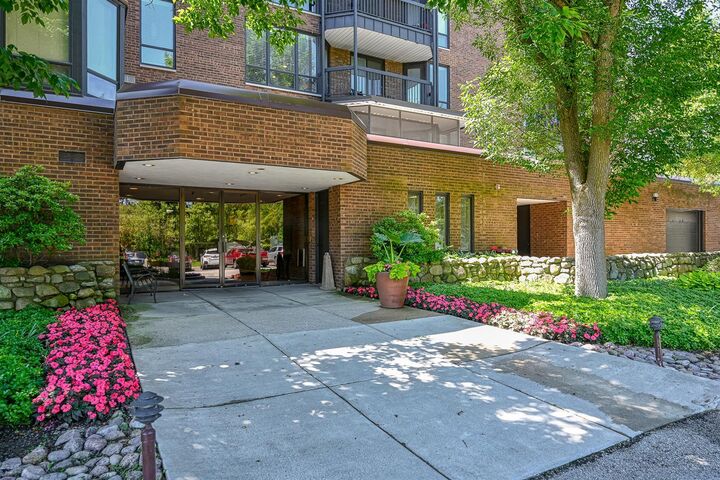 1140 Old Mill Road 302F  Hinsdale IL 60521 photo