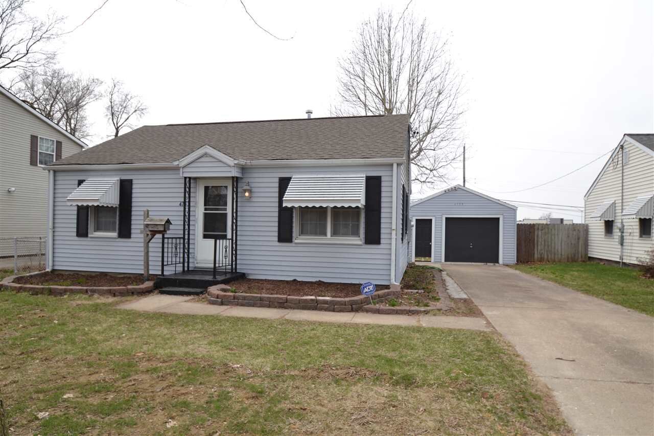 Property Photo: 4733 N Edgebrook IL 61614