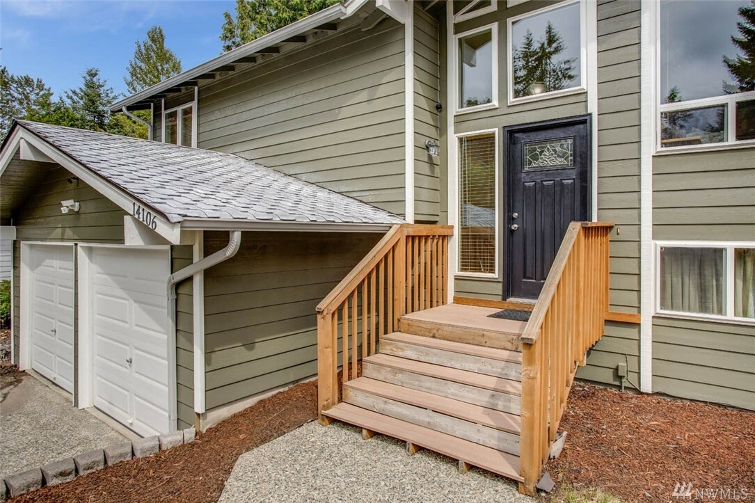 Property Photo:  14106 SE 162nd Place  WA 98058 