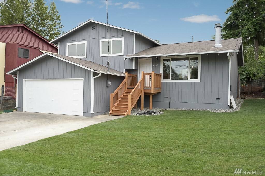 Property Photo:  5242 18th Ave SW  WA 98106 