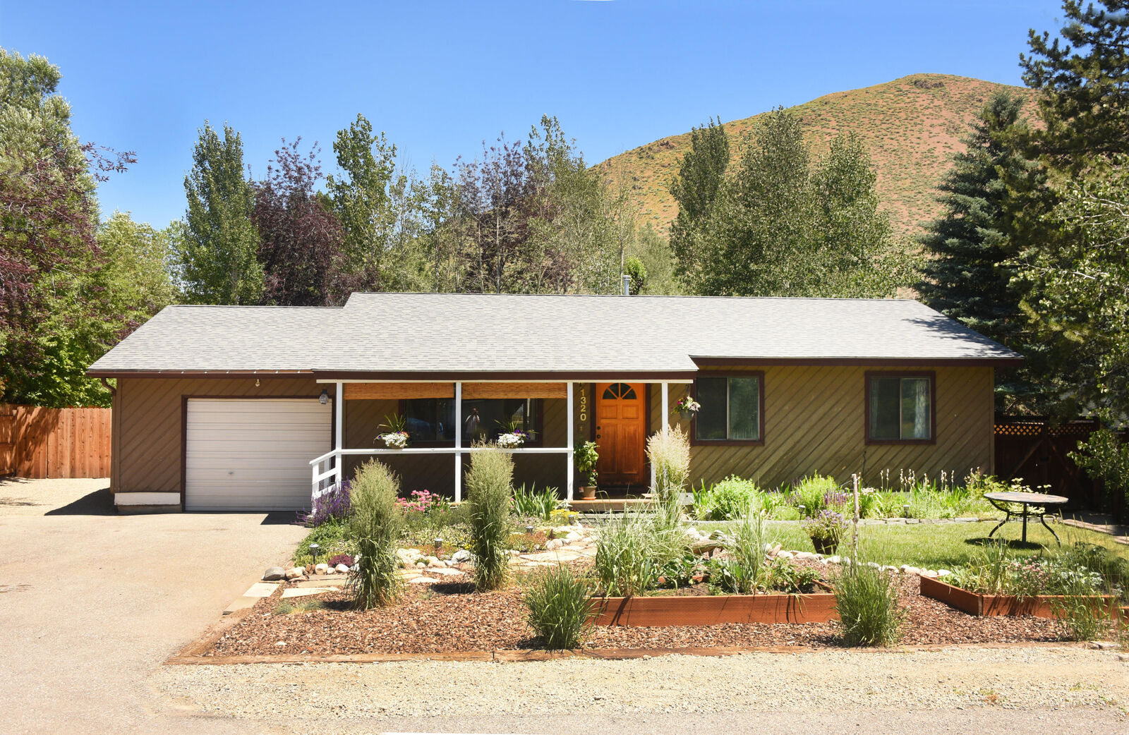 Property Photo:  1320 Aspen Valley Dr  ID 83333 