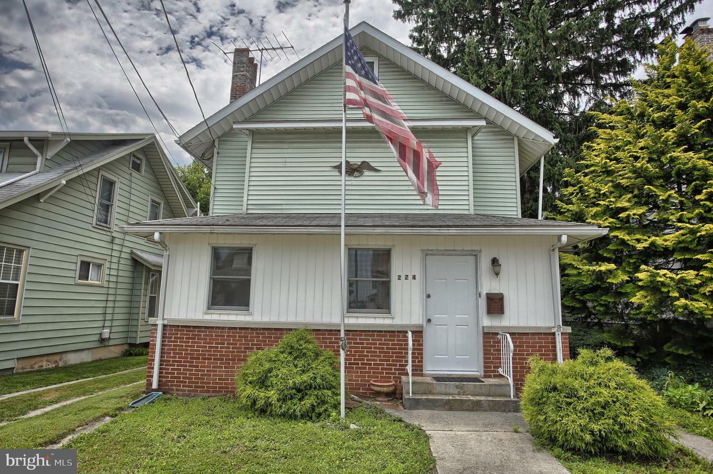 Property Photo: 224 S 17th Street PA 17011