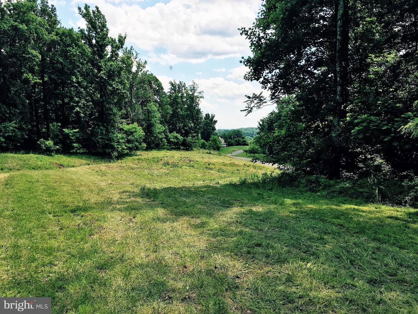 Property Photo:  35345 Round Knoll Court  VA 20141 