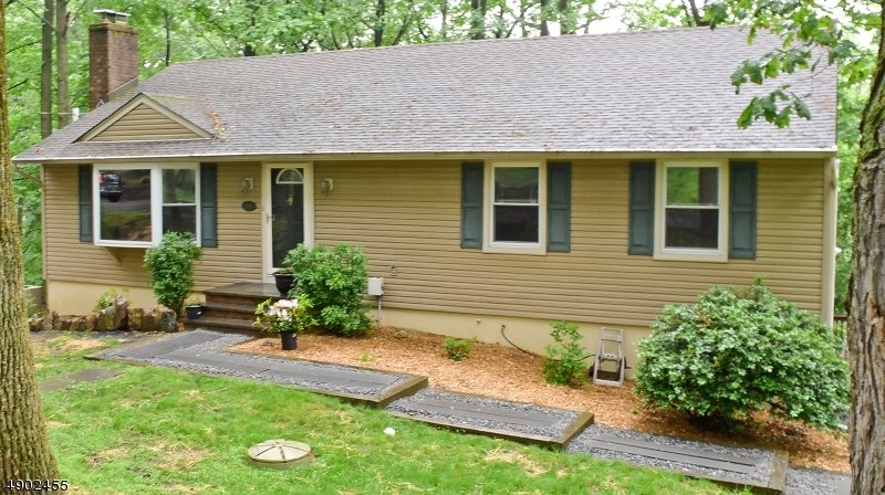 Property Photo:  143 Hillcrest Ave  NJ 07960 