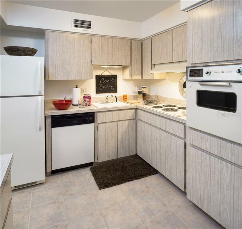 Property Photo: 20 S Lucerne Circle W 306 FL 32801