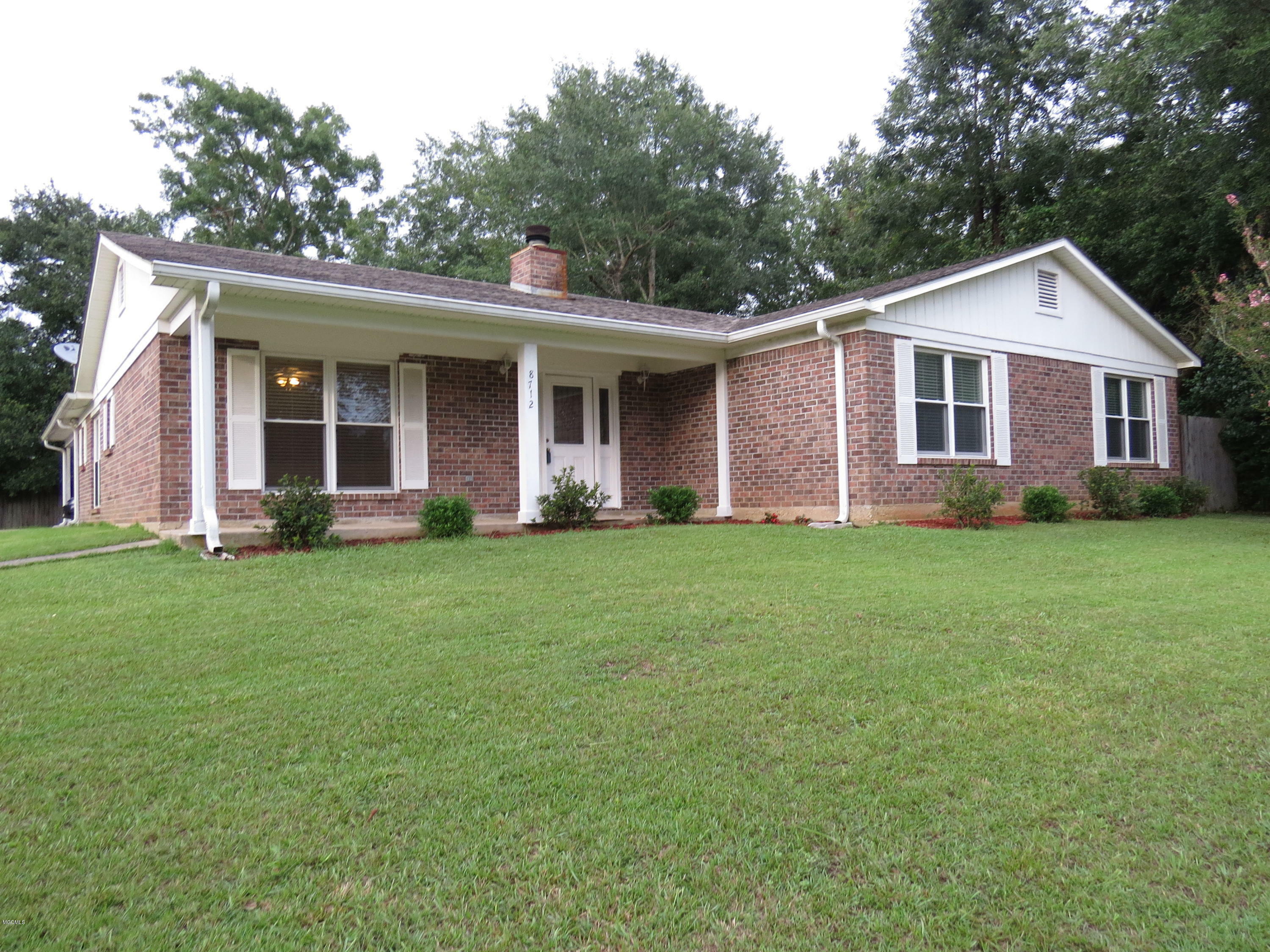 Property Photo: 8712 W Diamondhead Drive MS 39525