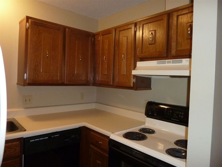 Property Photo:  3 Autumn Leaf Drive U21  NH 03060 