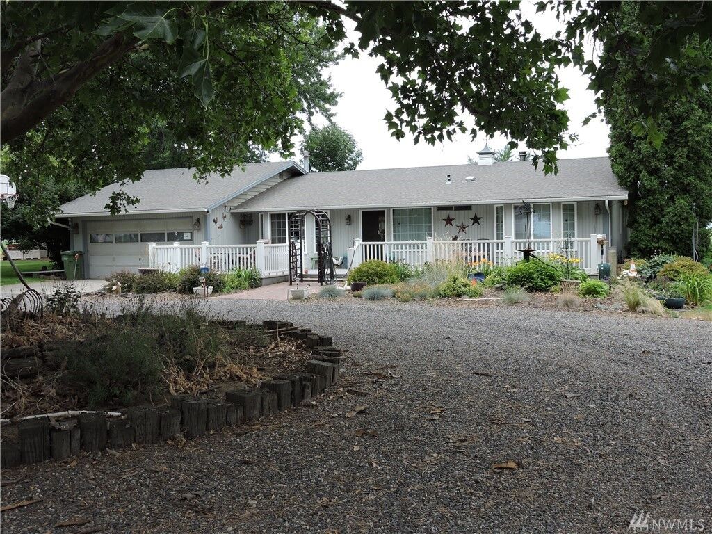 Property Photo:  6726 Rd P NW  WA 98848 