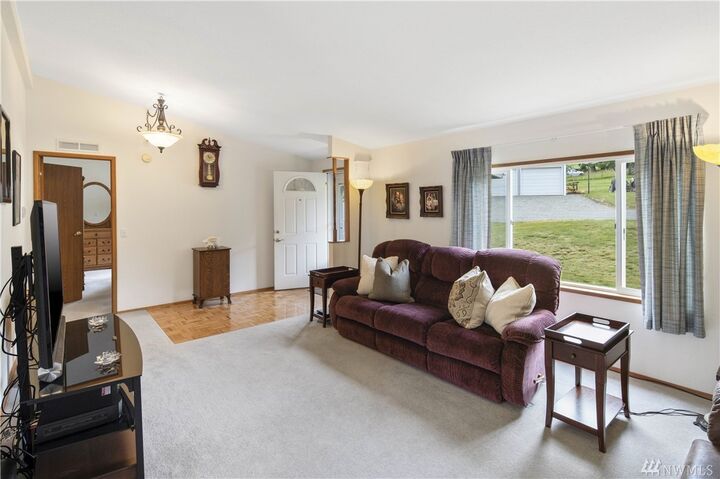Property Photo: 5414 Tenneson Rd WA 98284
