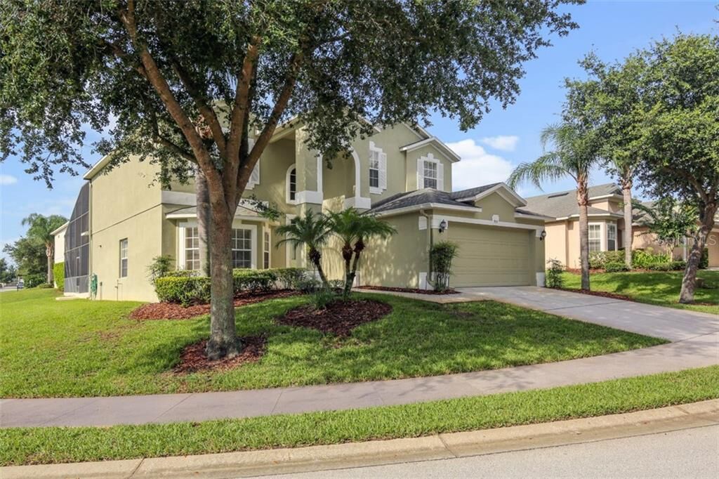 Property Photo:  913 Henley Circle  FL 33896 