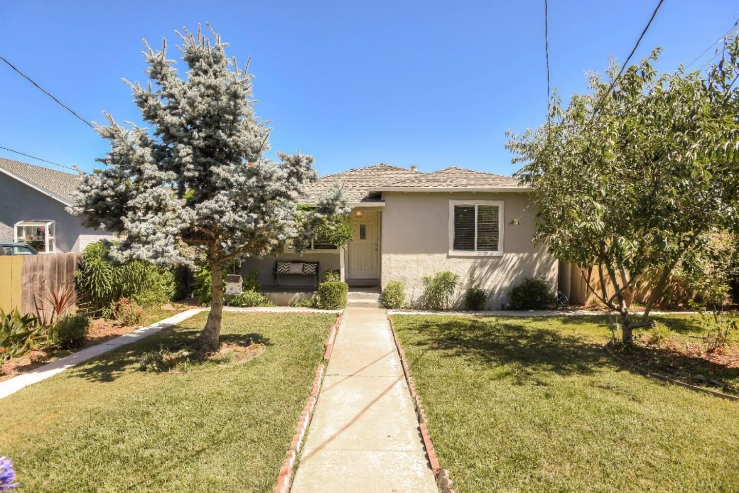 Property Photo:  157 Newbridge Street  CA 94025 