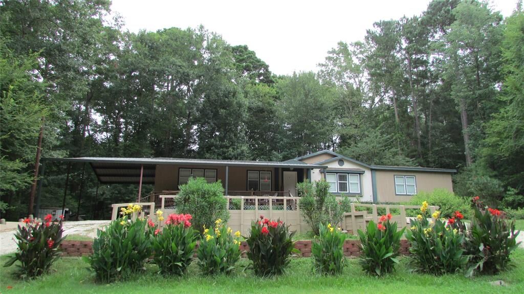 Property Photo:  986 County Road 4921  TX 75944 