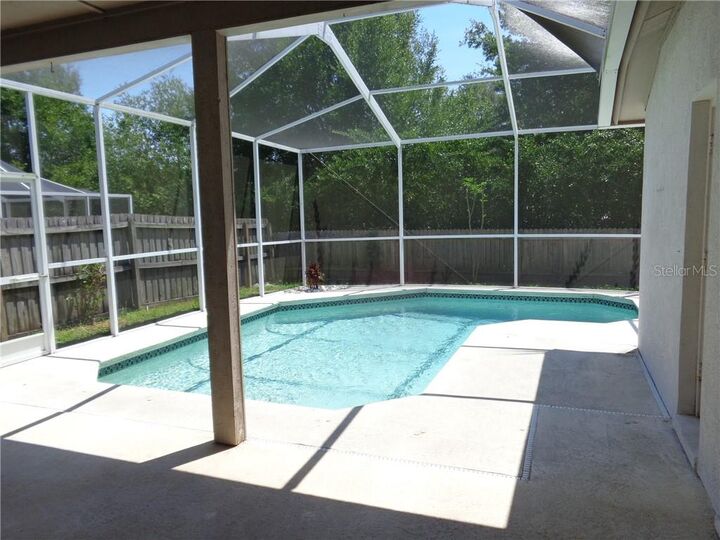 Property Photo: 2705 Brookville Drive FL 33596