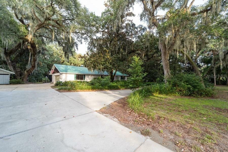 Property Photo:  4075 S Sanford Avenue  FL 32773 