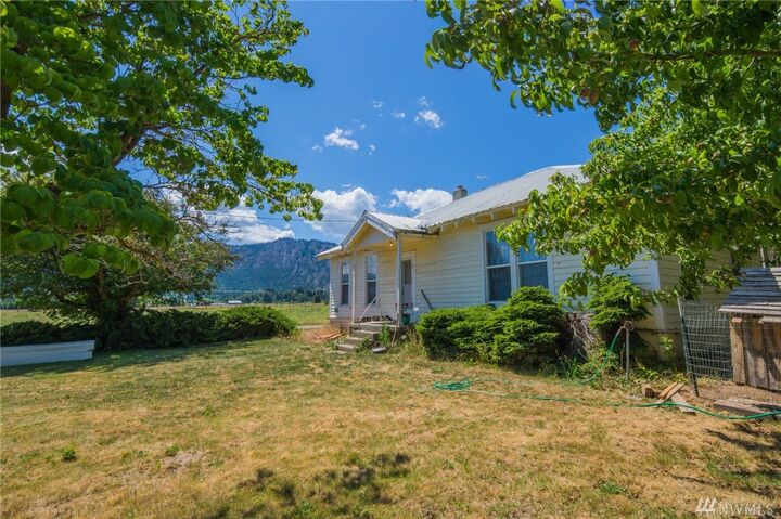 Property Photo:  91 Upper Peoh Pt Rd  WA 98922 