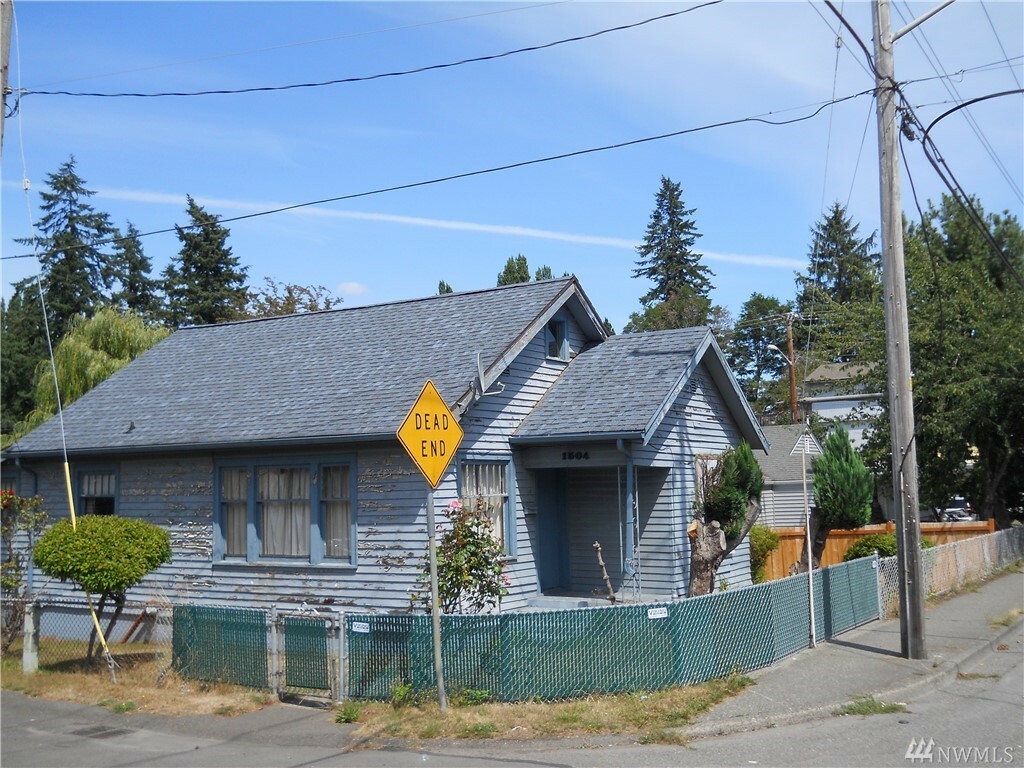 Property Photo:  1504 N Montgomery Ave  WA 98312 