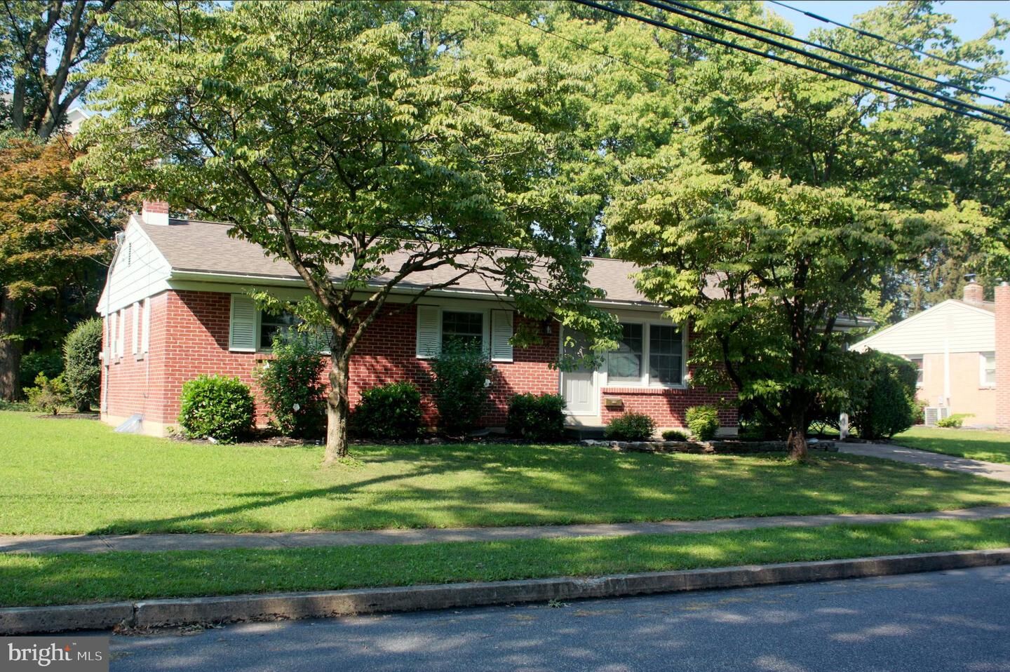Property Photo: 914 W Foxcroft Drive PA 17011