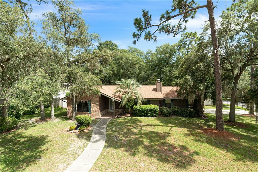 Property Photo:  330 Columbus Circle  FL 32750 