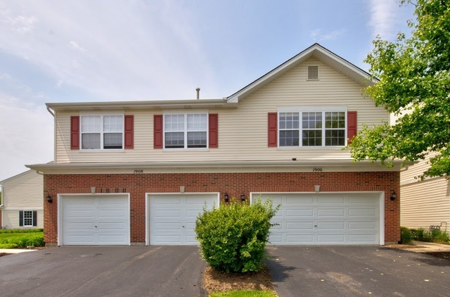 Property Photo:  1906 Crestview Circle  IL 60446 